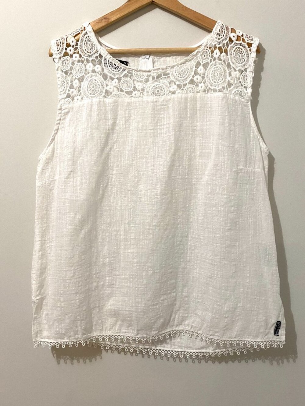 100% Cotton White Eyelet Lace Tank Top Crochet Trim Airy Coastal Resort Gauze